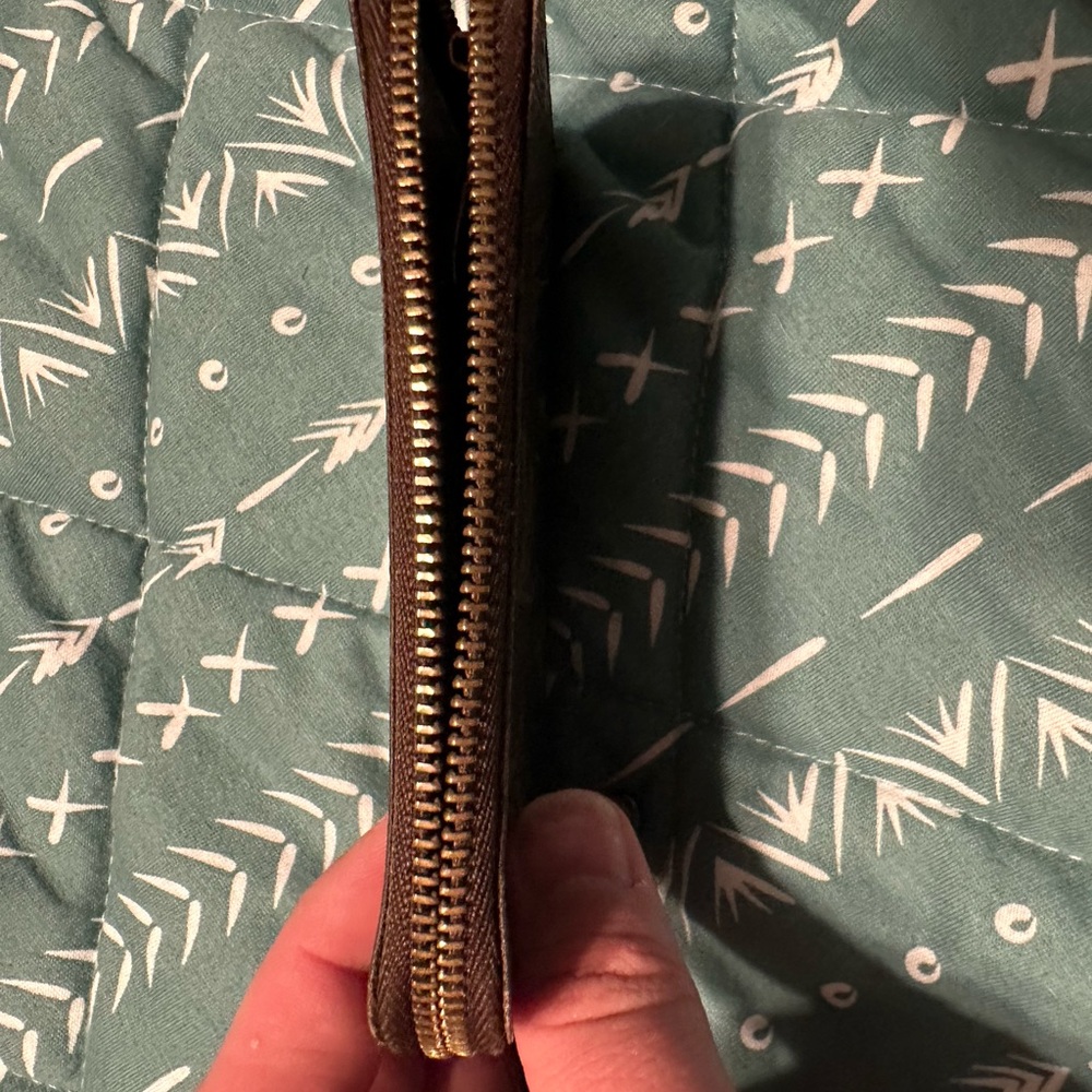 Key cles with zipper - great condition